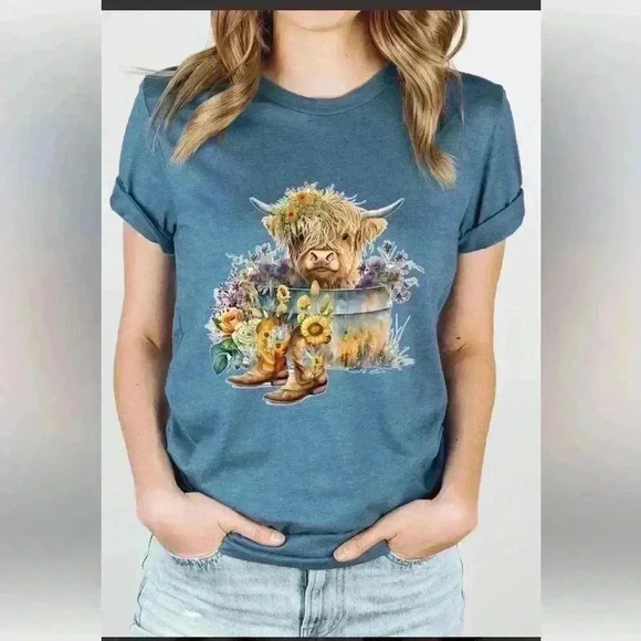 Gildan Cow Bandana Farm Animal Highland Cow Graphics Women T-shirt - Picture 1 of 12